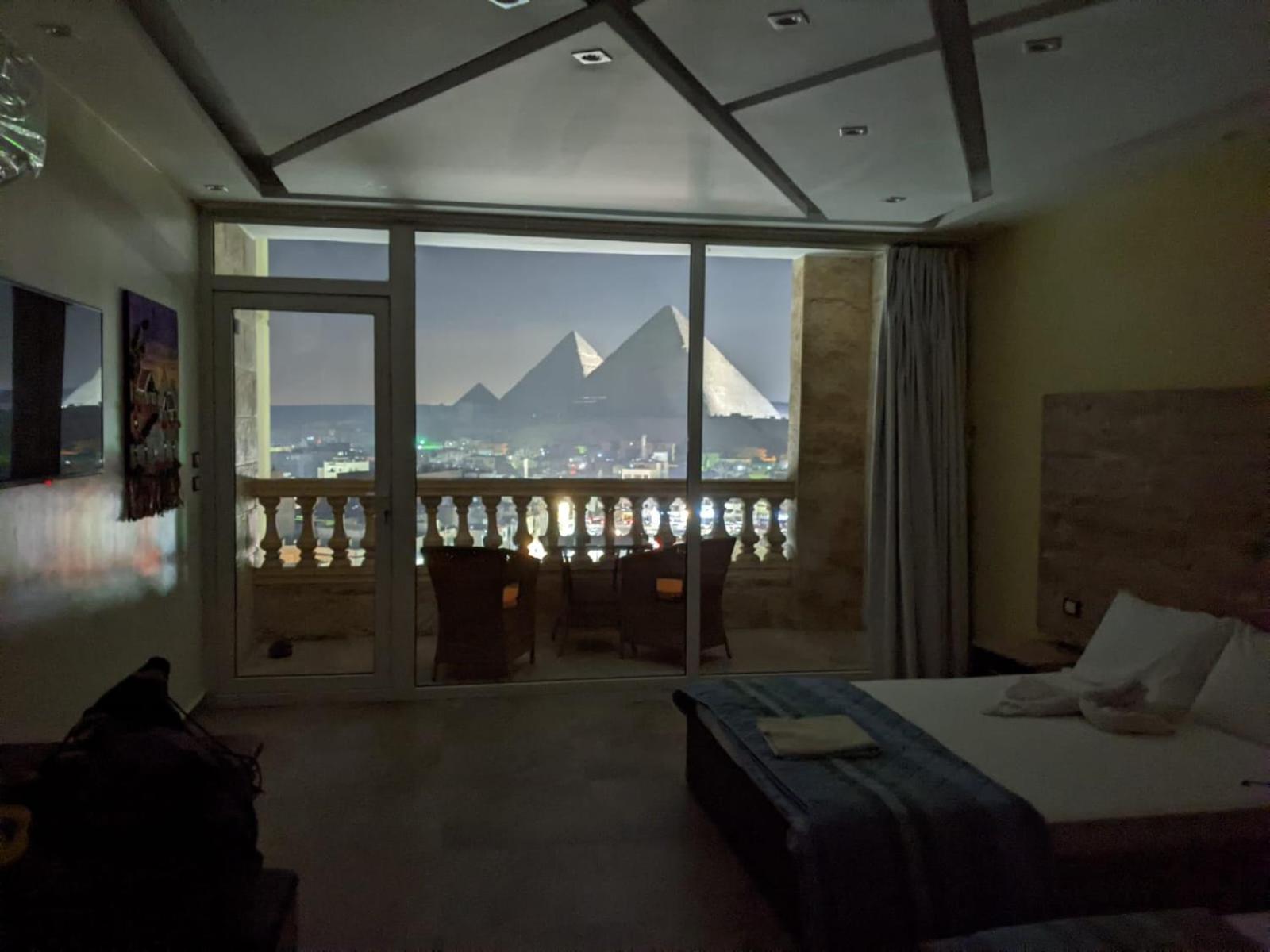 Pyramids View Suite/Vista Piramidi Cairo Room photo